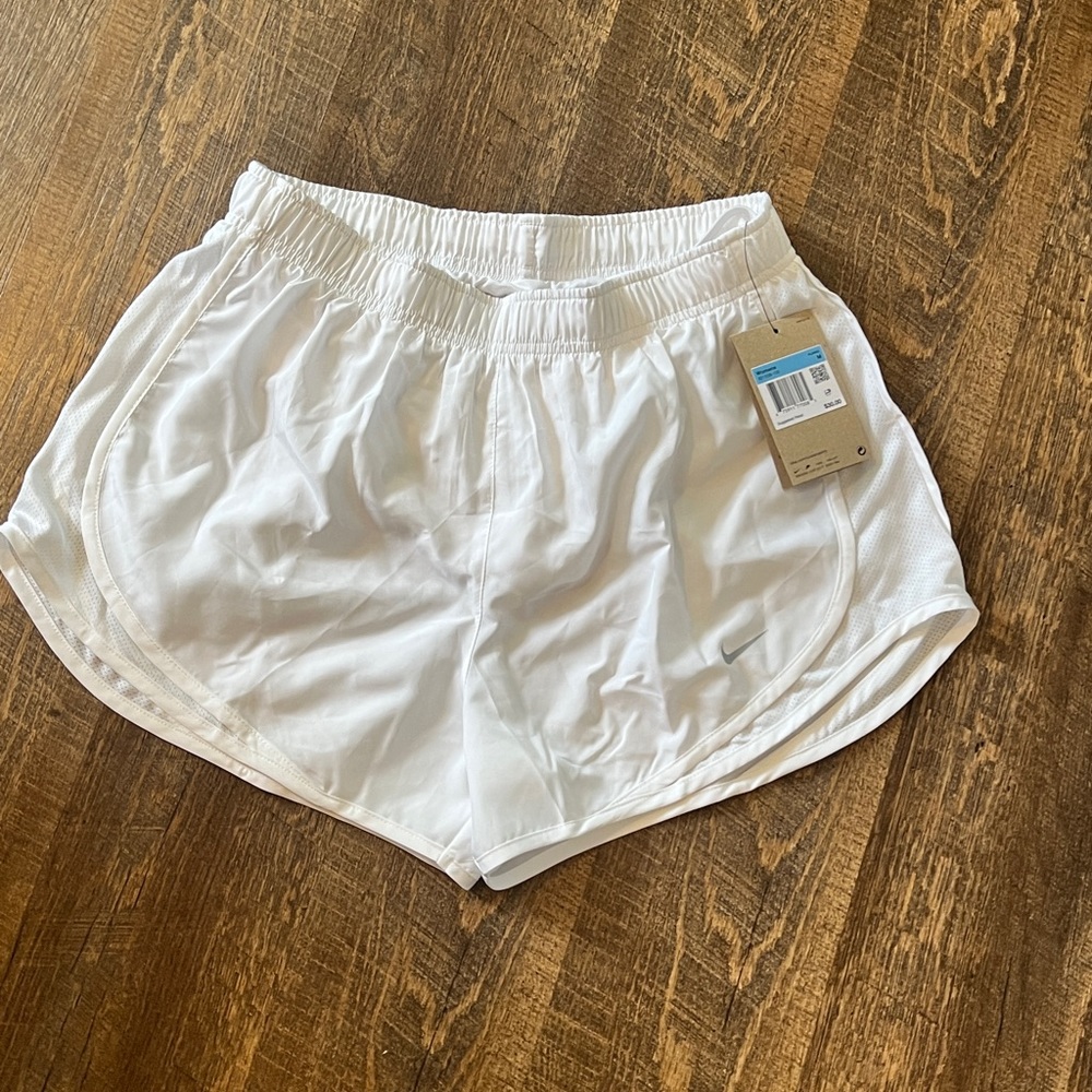 BRAND NEW Nike Shorts Womens White Dri-Fit Running Athletic Shorts Ladies Size M